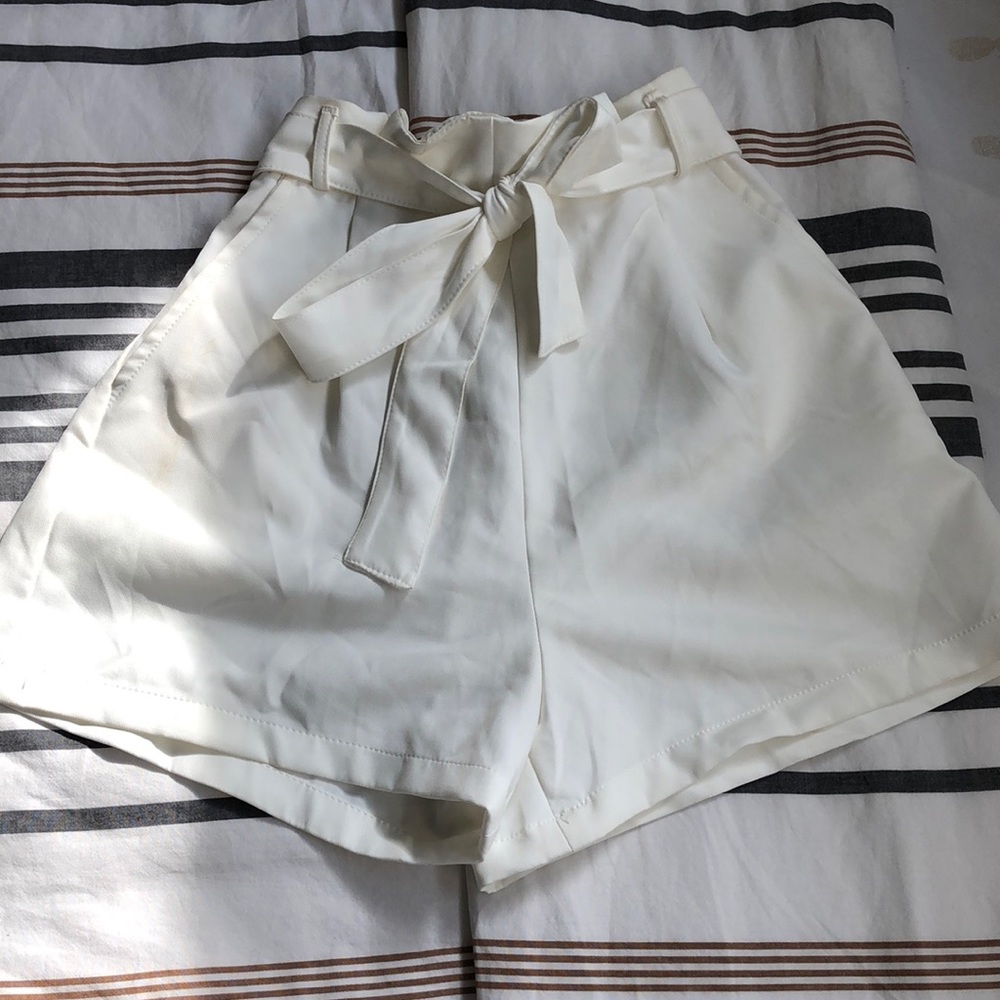 Pull & Bear white summer shorts